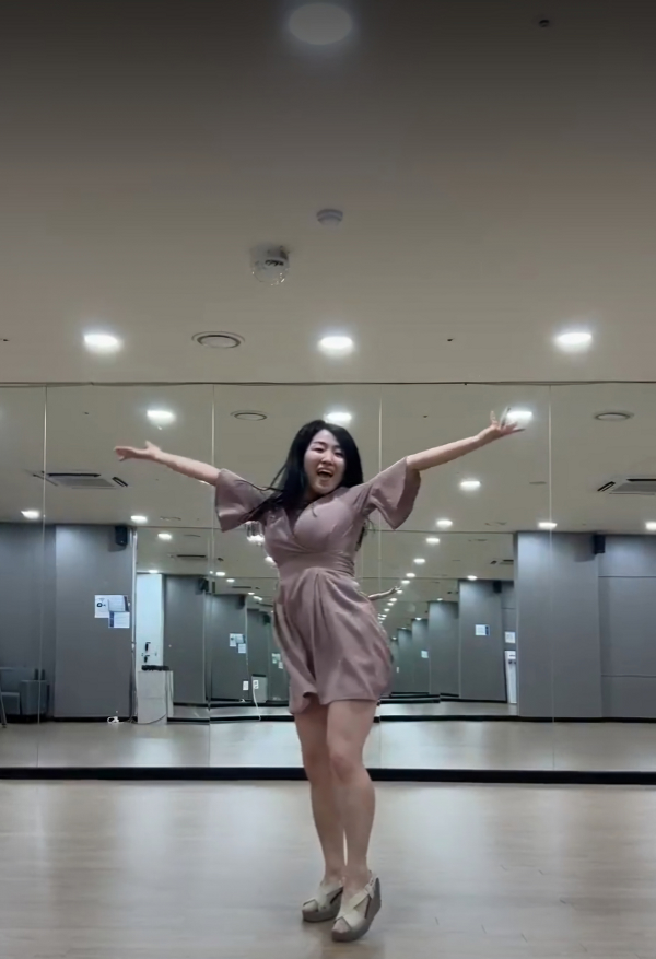 즐겁게 복숭아 댄스